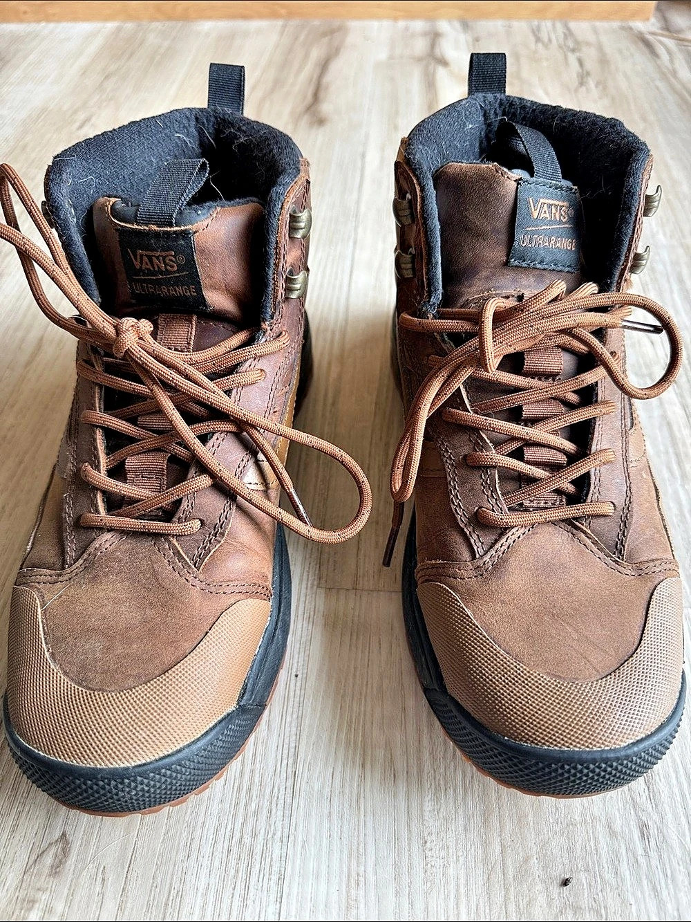 Vans UltraRange EXO Hi MTE Men's Brown size 7 women’s size 9 Boots US 9 D